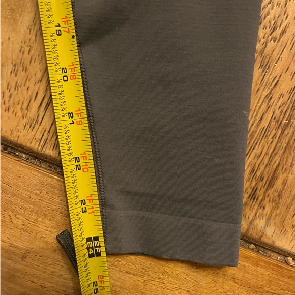 Gymshark Gray Leggings with Gold Waistband - Picture 4 of 6